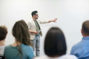 Rechte und Pflichten aus dem BBiG Ausbildungsvertrag: Ein Leitfaden für Ausbilder und Auszubildende